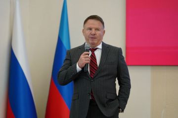 Руководитель фракции ЛДПР в Совете городского округа город Алчевск, заместитель исполнительного директора ООО «ЮГМК» Игорь Бутенко принял участие в Форуме городов трудовой доблести в рамках федерального проекта «Профпоток»...