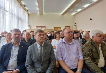 Глава городского округа город Алчевск Светлана Гребенькова и Глава Администрации Белокалитвинского района Ольга Мельникова подписали соглашение о сотрудничестве