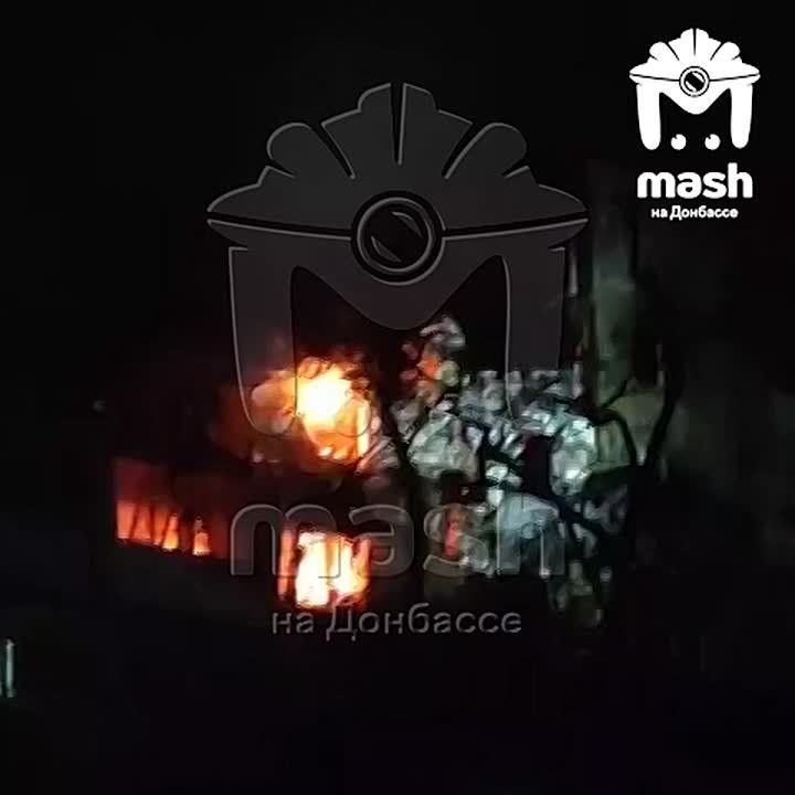 Двое человек погибли при пожаре в доме в Алчевске