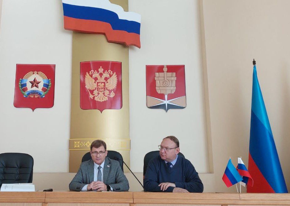 Роман Лысенко: 14 октября состоялось очередное заседание депутатов Совета городского округа, в рабочей повестке - 13 вопросов, большая часть которых имущественные
