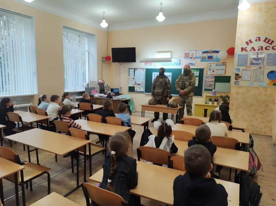 В Алчевске состоялись «Разговоры о важном» с участием отцов-героев