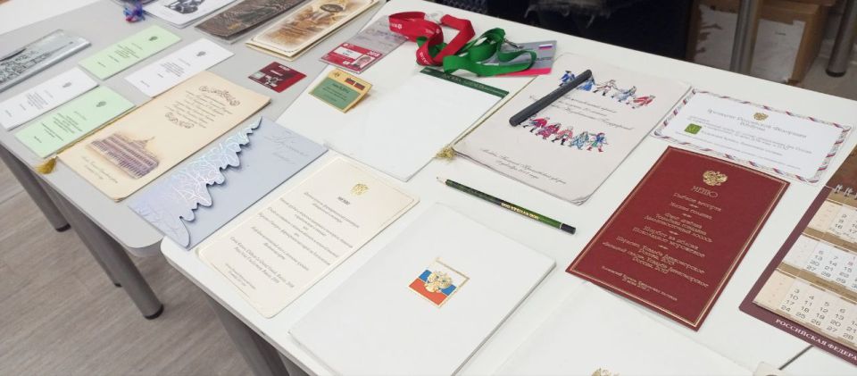 Алчевским школьникам рассказали о работе Президента России и службе протокола