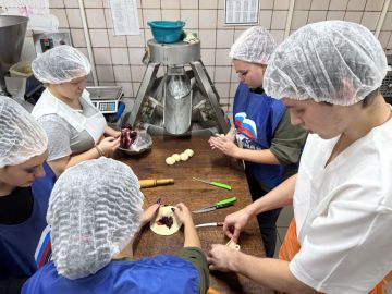 Светлана Гребенькова: От тыла - фронту. Традиция печь пироги на праздники - то, что объединяет все регионы нашей родной необъятной России