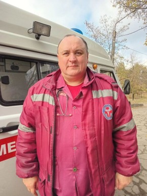 ИЗ ЖИЗНИ СКОРОЙ ПОМОЩИ. Фельдшеры бригады скорой медицинской помощи филиала «Алчевская ССМП» впервые (!) в истории Луганского центра медицины катастроф применили метод внутрикостного введения препарата для спасения жизни...