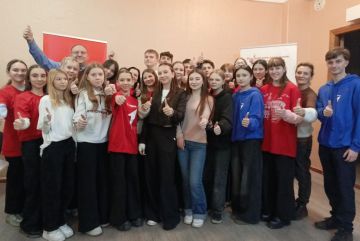 ИСКРЫ В ГЛАЗАХ НА "КЛАССНОЙ ВСТРЕЧЕ"