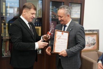 Председатель Совета городского округа город Алчевск Роман Лысенко и депутат Народного Совета ЛНР Олег Коваль посетили Всемирный конгресс татар в Казани