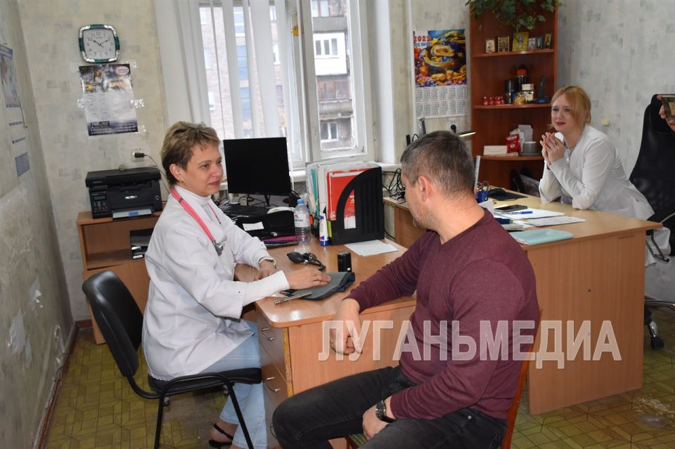 В Алчевск из Вологодской области прибыла бригада врачей