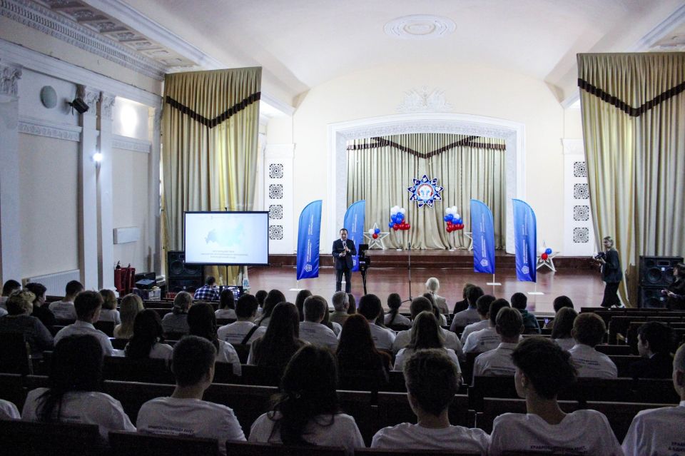 Безопасно и интересно!. В Республике прошёл цикл трёхдневных форумов в рамках обучающего курса для учащейся молодёжи «Противодействие идеологии экстремизма и терроризма в молодёжной среде»