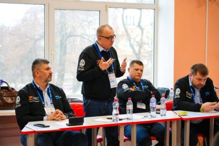 Сергей Зайцев успешно сдал итоговый экзамен в Алчевске