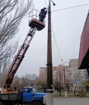 Коммунальные службы проводят работы на территории города