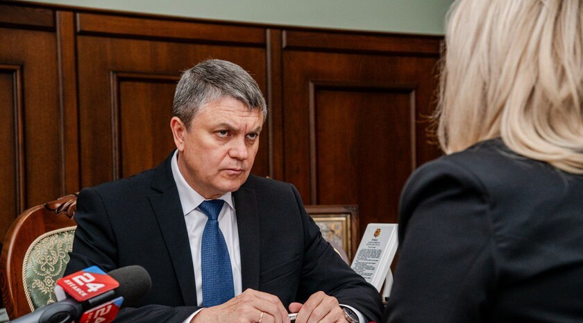 Глава ЛНР заслушал отчеты о решении проблем в Алчевске и Красном Луче