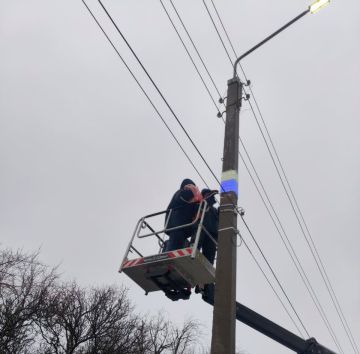 Коммунальные службы проводят работы на территории города