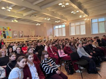 В Алчевске прошли мероприятия, посвящённые патриотическому воспитанию молодёжи в рамках программы «Диалог с Героем»