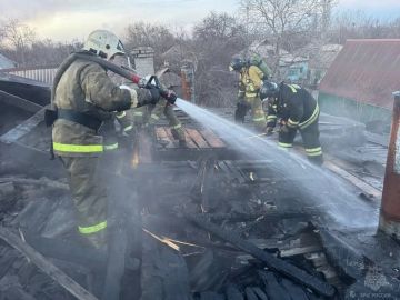 В Алчевске потушили пожар в жилом доме