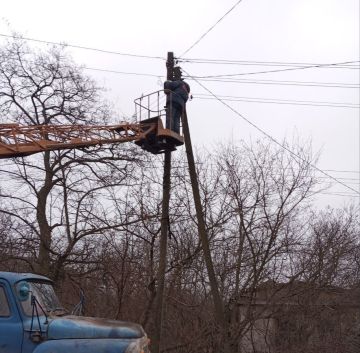 Коммунальные службы проводят работы на территории города