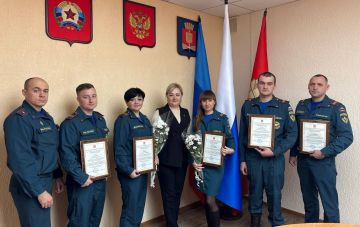 Светлана Гребенькова: В преддверии Дня спасателя России поздравили с профессиональным праздником сотрудников противопожарной службы из нашего города
