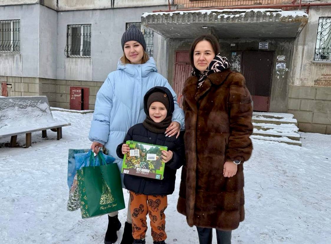 Продолжаем исполнять детские мечты в рамках благотворительной акции «Ёлка желаний»