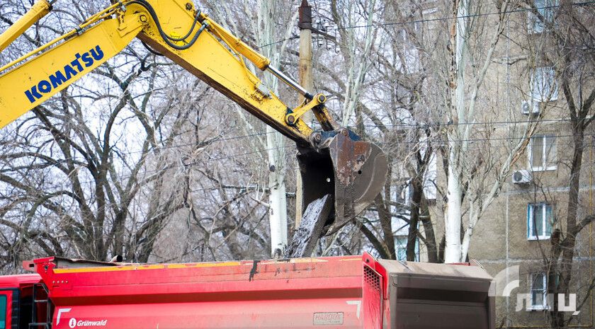 Специалисты за год восстановили более 300 км дорог и улиц в муниципалитетах ЛНР