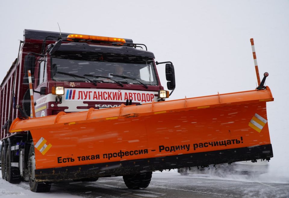 Альберт Апшев: Специалисты дорожных служб региона перешли в усиленный режим работы в связи с продолжительным снегопадом