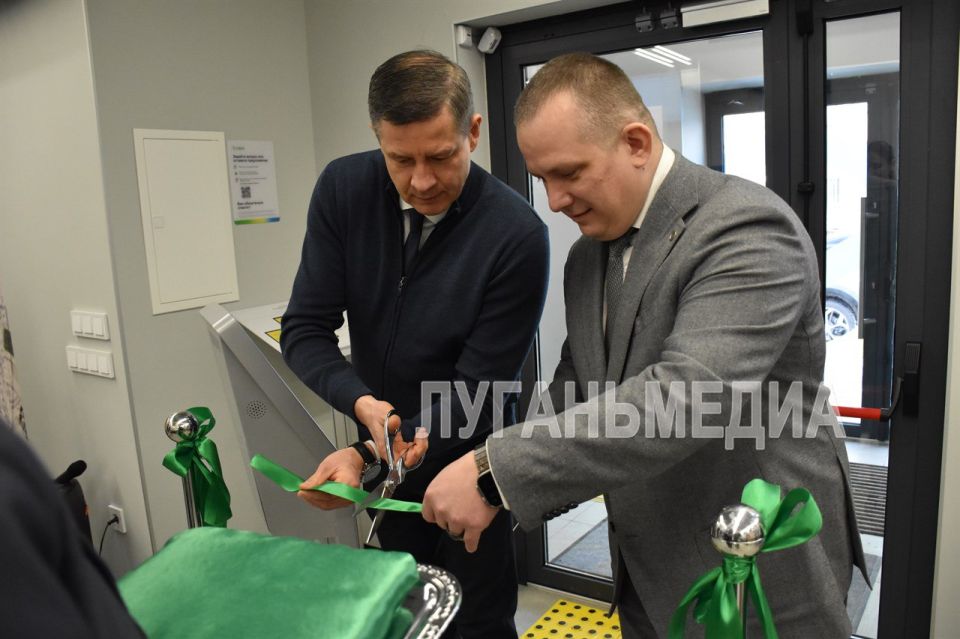 В Алчевске открылся первый полноформатный офис «Сбера»