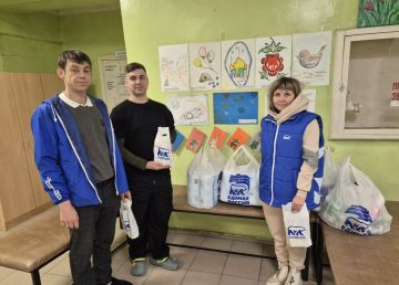 Алчевские единороссы передали помощь в госпиталь