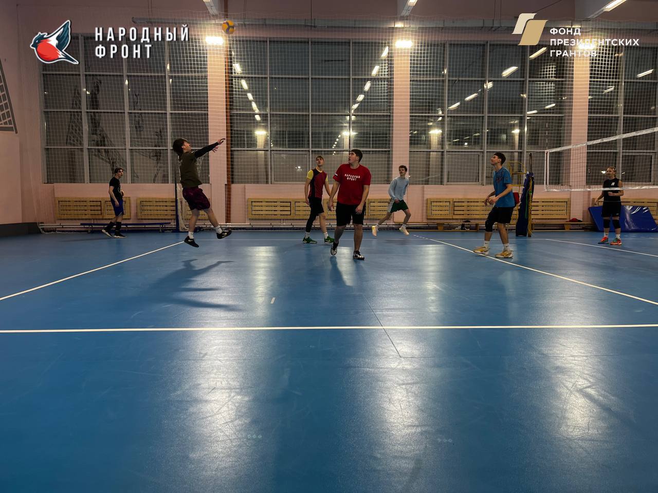 Сплочение через спорт!. Сегодня команда Молодёжки НФ провела замечательную тренировку по волейболу в компании девочек из ДЮСШ №1 города Алчевска