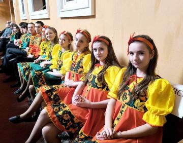 Воспитанники алчевского центра "Возрождение" стали победителями фестиваля "Один мир - одна мечта"