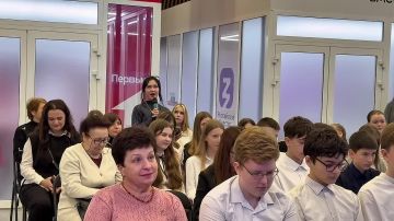 Светлана Гребенькова: Сегодня в молодёжном центре «Продвижение» состоялась лекция «Жизнь и наследие Петра Ионовича Губонина», которую для юных алчевцев провёл Министр инфраструктуры и транспорта Луганской Народной Республики...