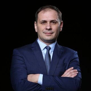 Альберт Апшев: Уважаемые жители региона!. Дорожные службы работают в усиленном режиме, но скользкость на многих направлениях республики сохраняется