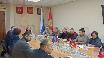 Светлана Гребенькова: Рабочую неделю начала с аппаратного совещания