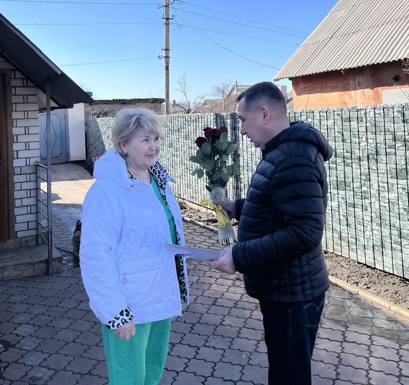 С первым дыханием весны, когда природа пробуждается ото сна, особенно хочется говорить о тех, кто согревает этот мир своим сердцем