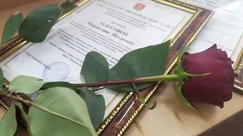 Светлана Гребенькова: В преддверии профессионального праздника, Дня работника бытового обслуживания населения и жилищно-коммунального хозяйства, состоялось торжественное мероприятие, на котором вручила благодарственные...