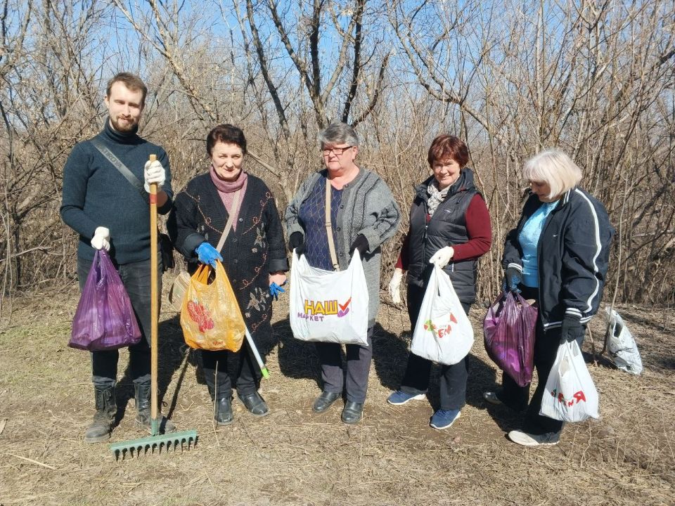 Продолжаем субботники! Сегодня потрудились 149 работников образовательных учреждений!