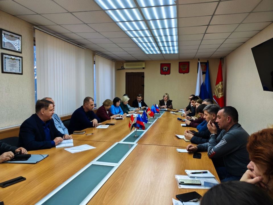 Светлана Гребенькова: Состоялось очередное заседание комиссии по предупреждению и ликвидации чрезвычайных ситуаций и обеспечению пожарной безопасности