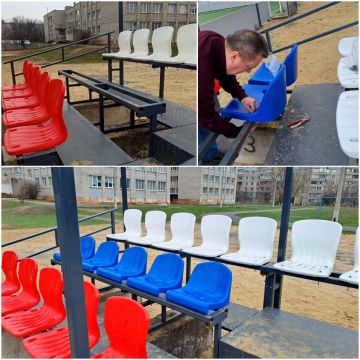 Сотрудники Алчевского центра физического здоровья «Спорт для всех» провели уборку на физкультурно-оздоровительном комплексе