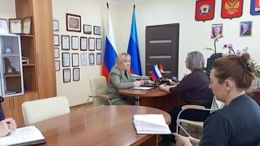 Светлана Гребенькова: По поручению Главы Луганской Народной Республики Леонида Ивановича Пасечника продолжаю системную работу с семьями наших героев, отдавших свои жизни, исполняя воинский долг в ходе специальной военной...