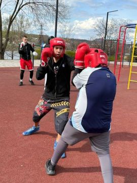 На городской спортивной площадке Алчевска состоялась открытая тренировка по боксу