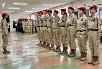 Быстрые. Сильные. Ловкие. В Алчевске стартовал муниципальный этап Всероссийской военно–патриотической игры «Зарница 2.0». Активисты примерили на себя роли командиров, политруков, военных корреспондентов, сапёров...