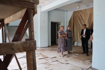 Первый заместитель министра культуры ЛНР Максим Кучарский проверил ход работ в учреждениях культуры Алчевска