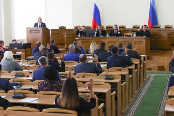 Депутатский корпус обсудил с и. о. министра строительства и ЖКХ вопросы подготовки к отопительному сезону, ремонта жилищного фонда и инфраструктуры