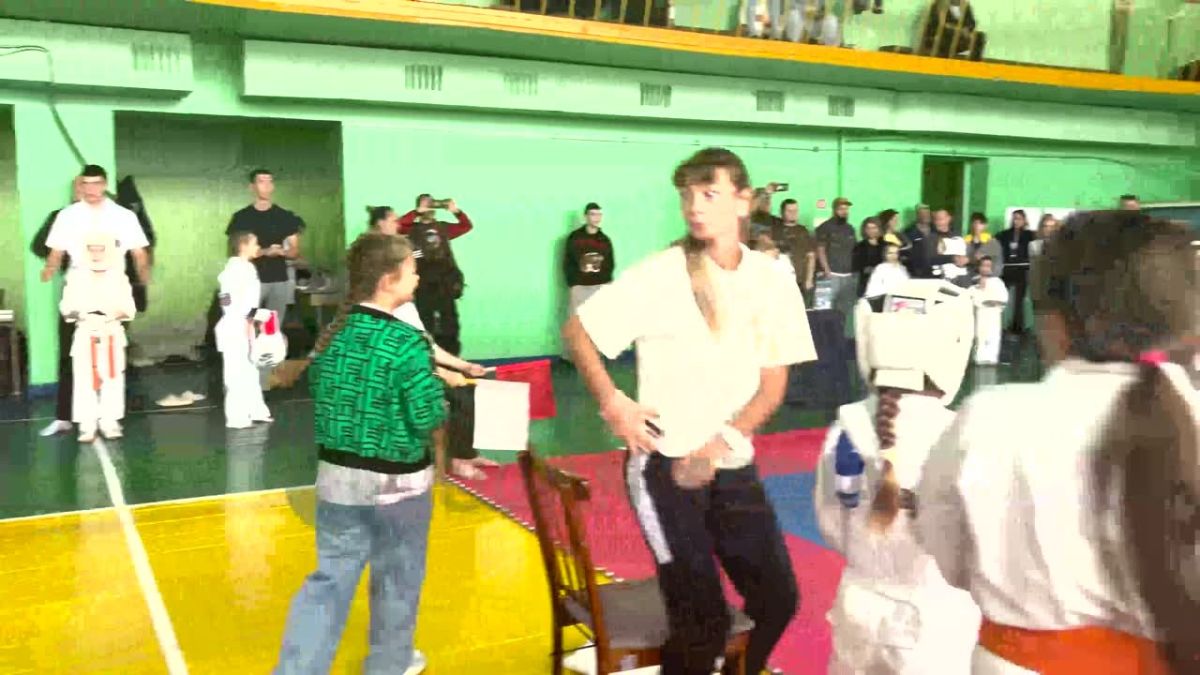 В Краснолучском Дворце спорта состоялось Первенство и Чемпионат ЛНР по киокушин